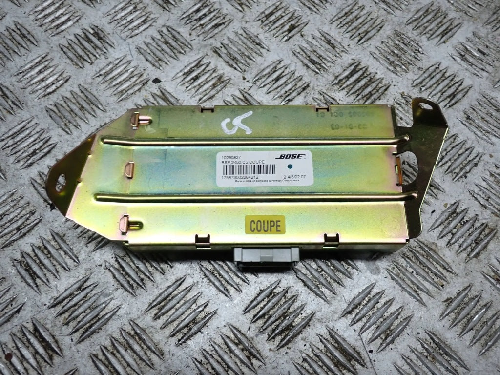 Chevrolet Corvette C5 Amplifier