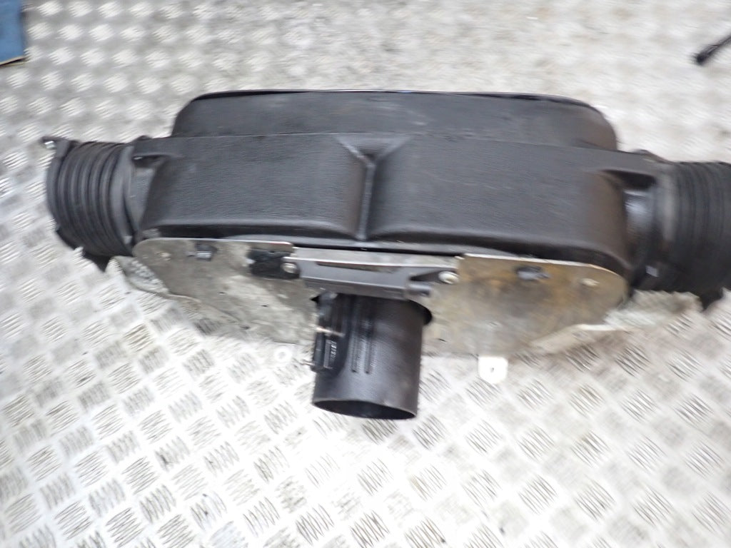 Sportowy Dolot Zimnego Powietrza Halltech Hornet Chevrolet Corvette C8 20-