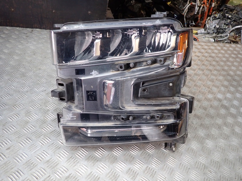 Lampa Lewa Przednia Przód Kpl. Full LED Reflektor Chevrolet Silverado 2019-