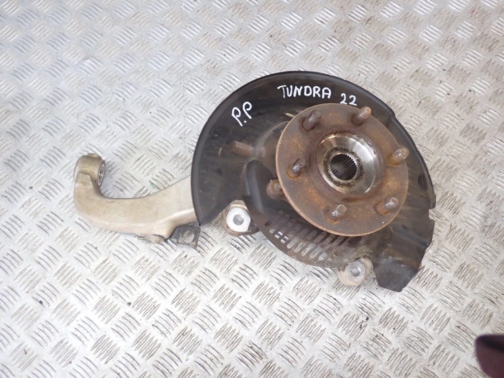 Zwrotnica Kpl. Piasta Prawa Toyota Tundra Sequoia SR5 TRD 4x4 2022-