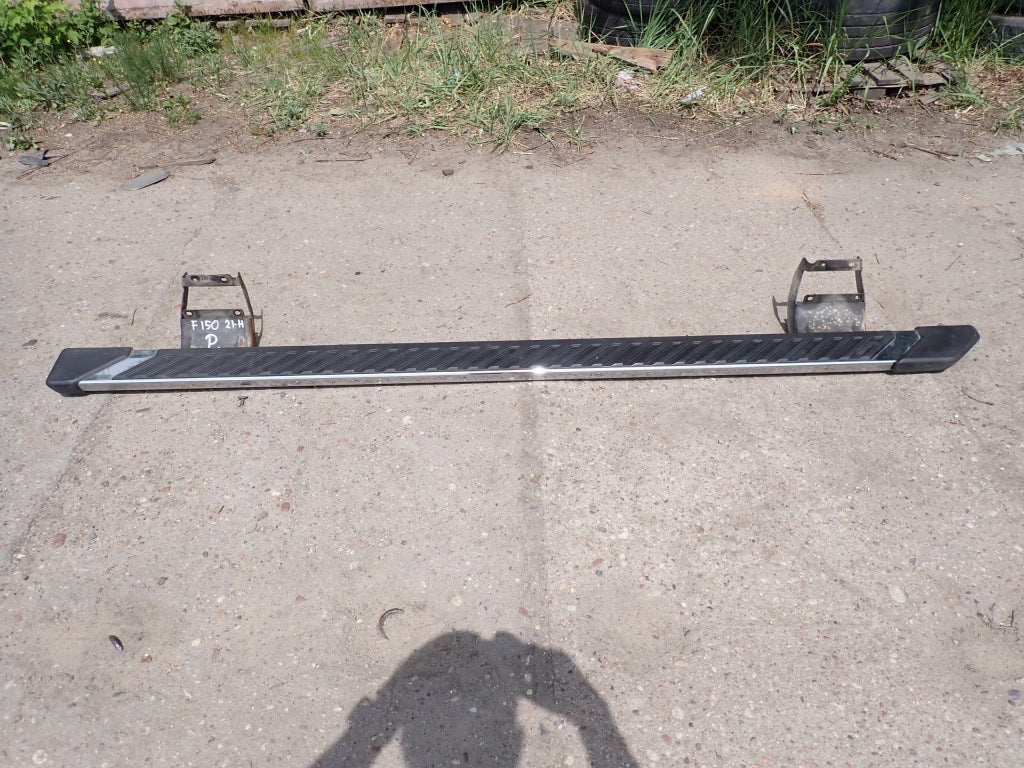 Prawy próg stopień do Ford F150 XLT Crew Cab Paka 5.7 ft 2021, część samochodowa marki Autolandparts