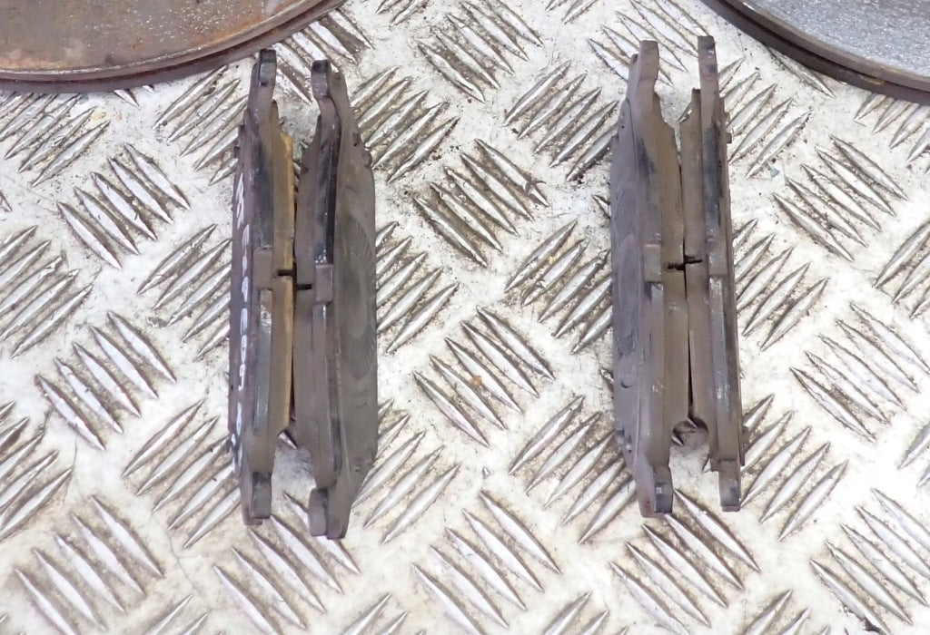 Pair of Rear Brake Pads for 335mm Discs Ford Expedition 2020
