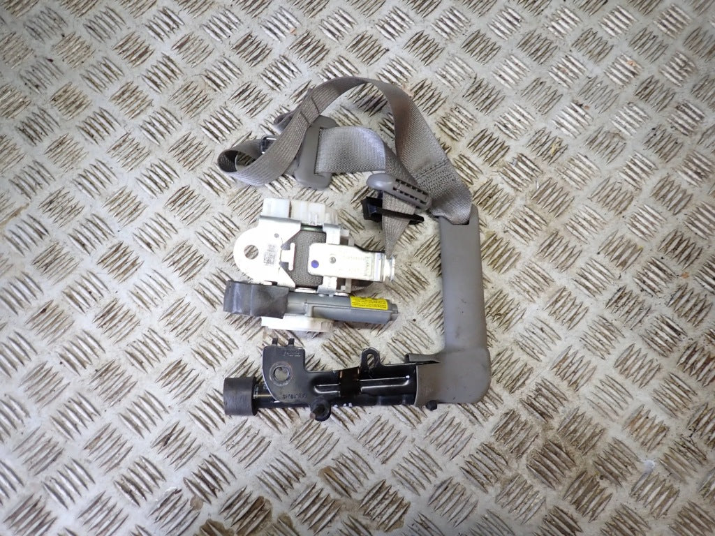 Right Seat Belt Tensioner Retainer Ford F150 2019