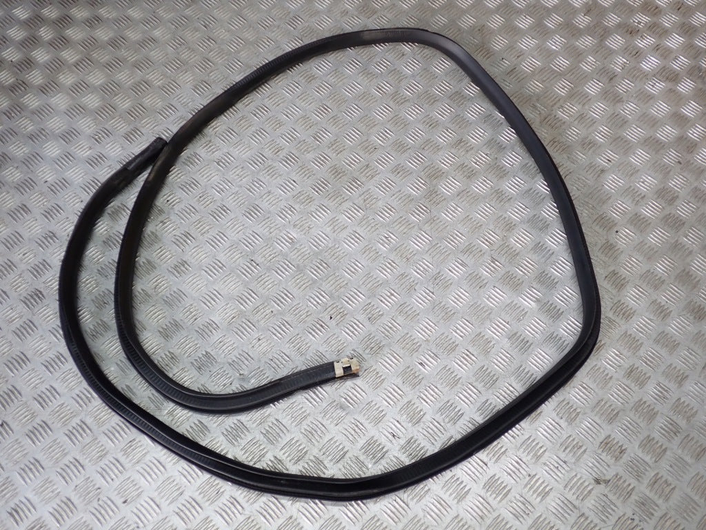 Uszczelka karoserii Ford F350 F250 6.2 4x4 2021, część samochodowa marki Autolandparts, widoczna na zdjęciu.