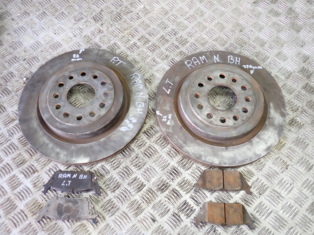 Rear Discs Pads Set Dodge RAM 5.7 4x4 2019