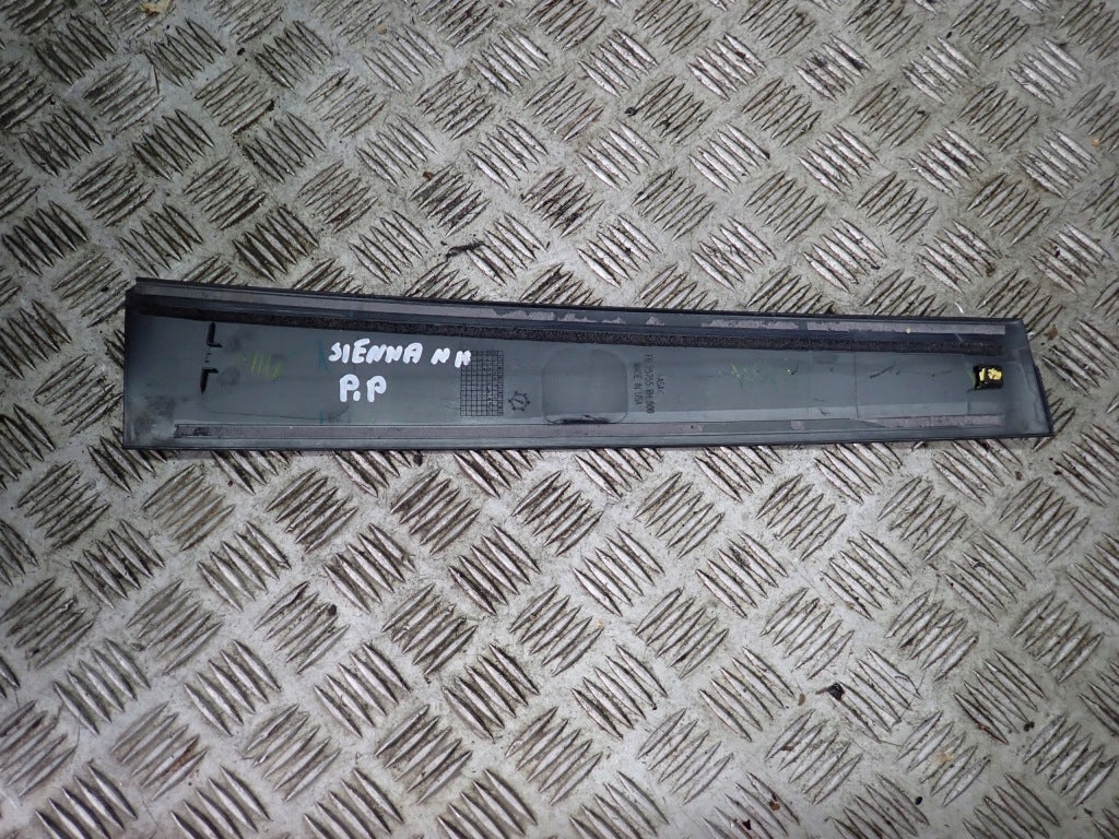 Listwa Drzwi Prawa Przednia Przód Toyota Sienna XL40 2021