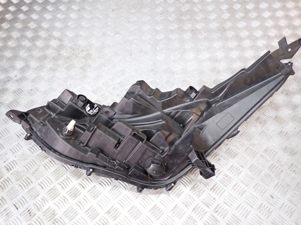 Lampa Prawa Przednia LED KPL Toyota Sienna XL40 2021