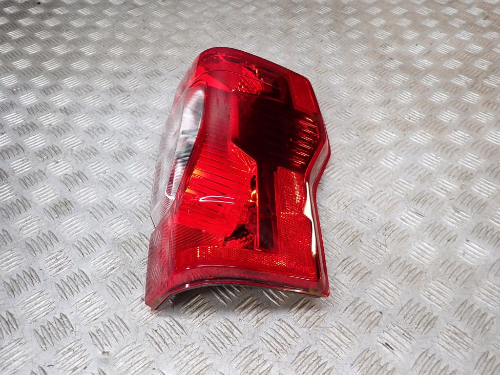 Right Rear Tail Light Ford F250 XLT 6.2 4x4 P558 2021- LIFTING