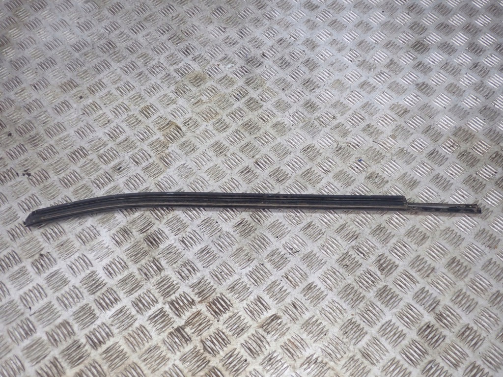 Listwa Drzwi Prawy Tył Tylna Chrom Chevrolet Silverado GMC Sierra 19-