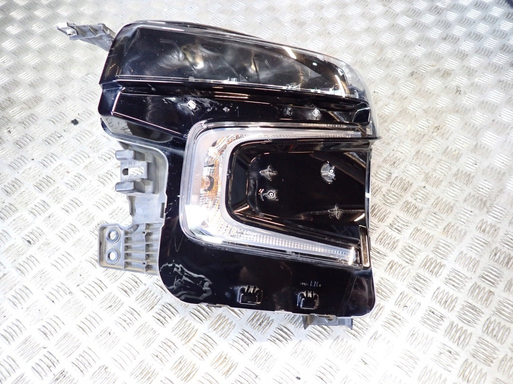 Lampa Przednia Lewa Reflektor Lewy Chevrolet Suburban Tahoe 2021-