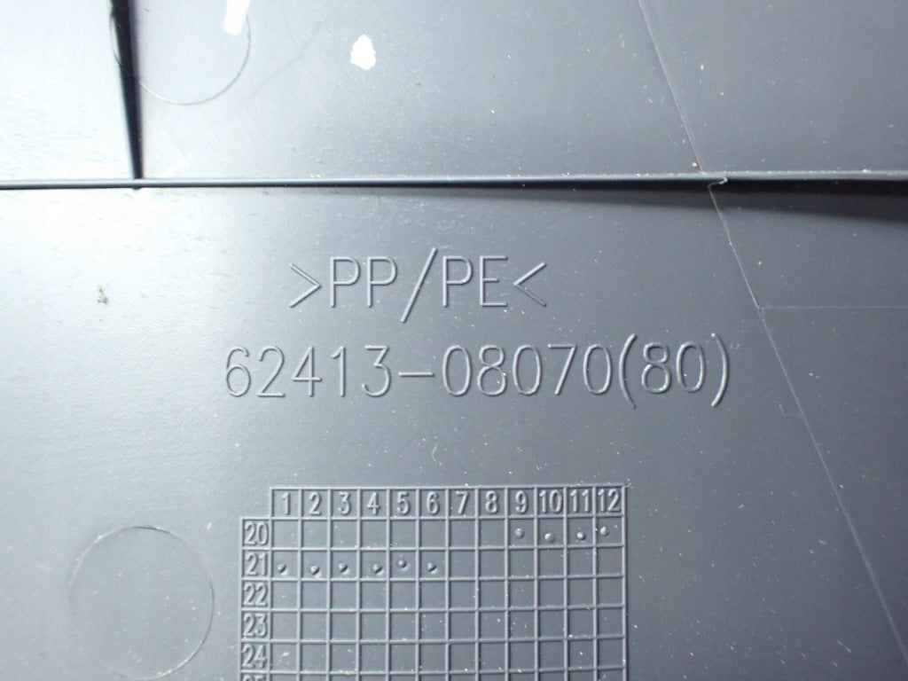 Osłona Słupka B Prawa Toyota Sienna XL40 2021