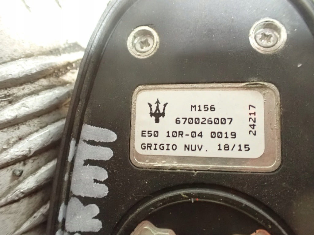 Antena Dachowa GPS Rekinek Maserati Quattroporte 2015