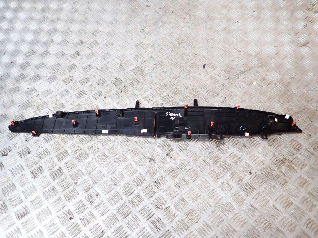 Listwa Osłona Deski Toyota Sienna XL40 2021