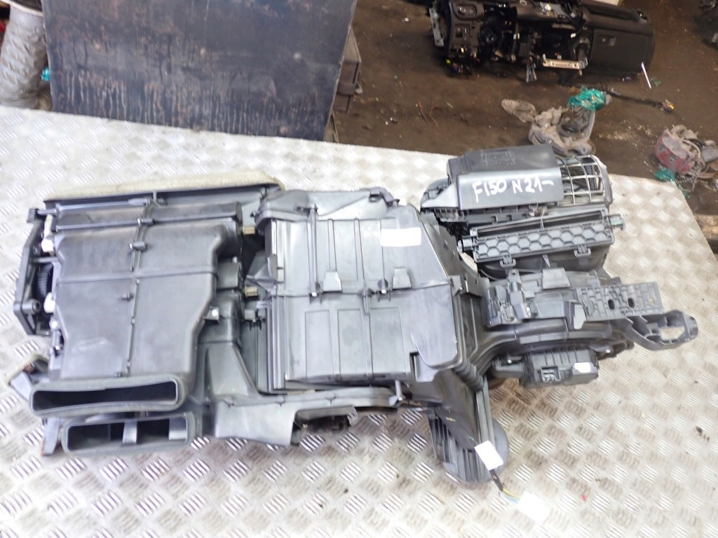 Nagrzewnica Kpl. Ford F150 Lariat 2021-