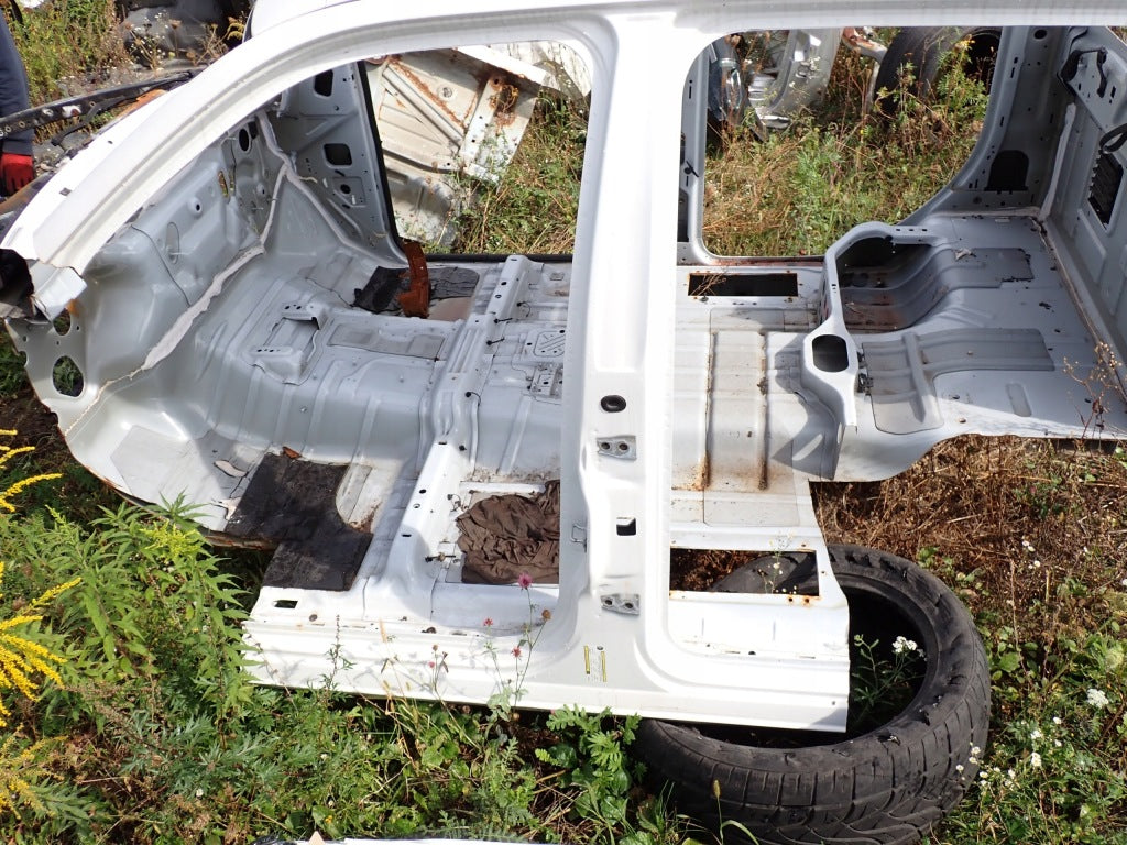 Center Pillar Left Side Sill Crew Cab Dodge Ram 09-