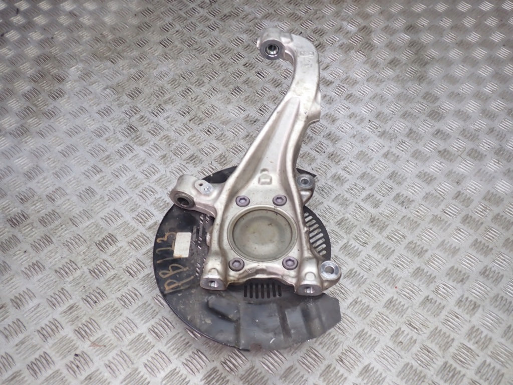 Zwrotnica Kpl. Piasta Prawa Toyota Tundra Sequoia 4x2 2022-